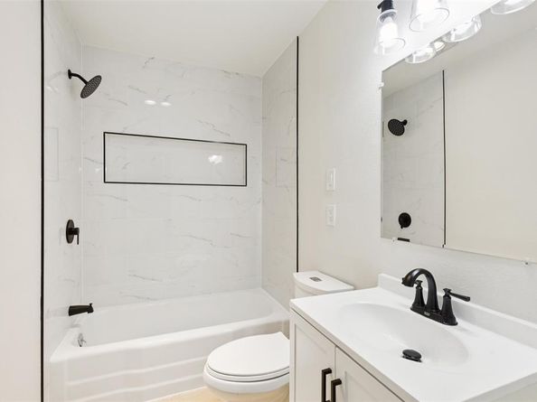 7506 W Northwest Highway  9, Dallas Texas 75225