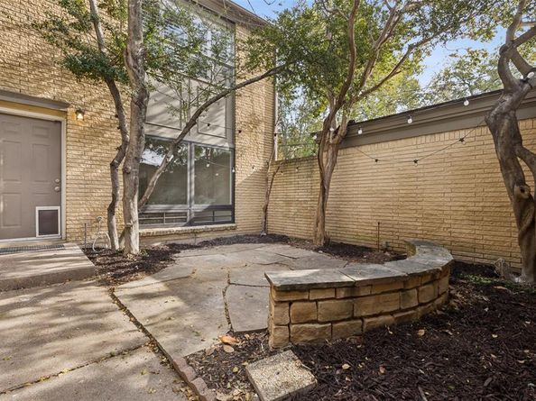 7506 W Northwest Highway  9, Dallas Texas 75225