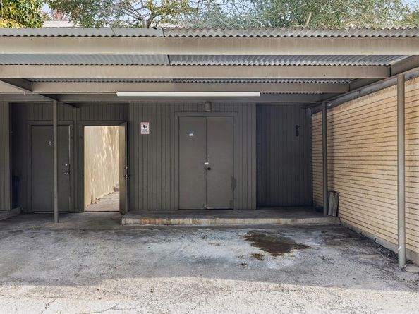 7506 W Northwest Highway  9, Dallas Texas 75225