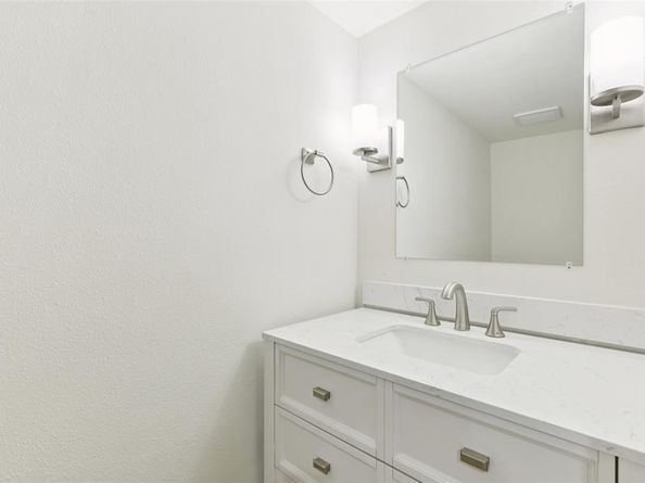 7506 W Northwest Highway  9, Dallas Texas 75225