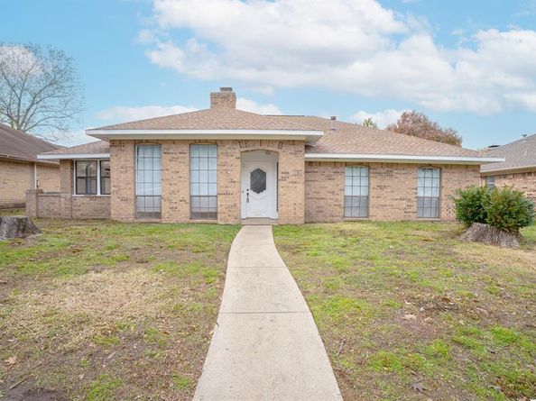 445  Brookfield Drive , Garland Texas 75040