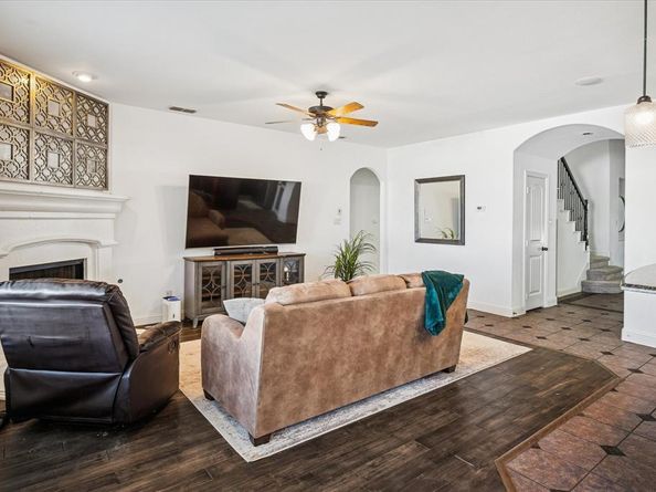 1131  Charleston Lane , Savannah Texas 76227