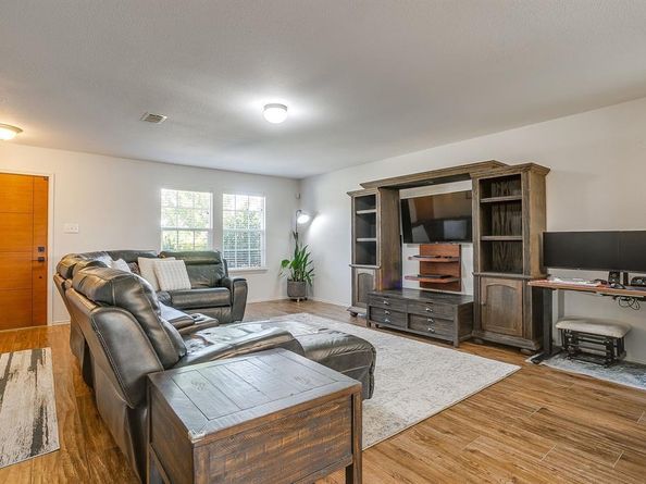 305  Chalkstone Drive , Fort Worth Texas 76131