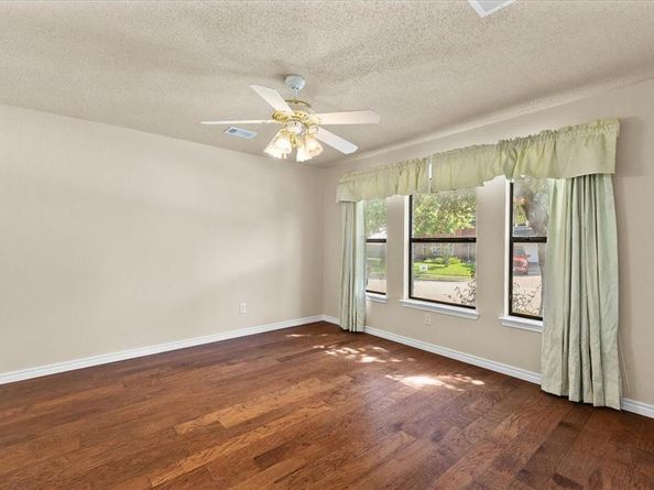 5253  Chessie Circle , Haltom City Texas 76137
