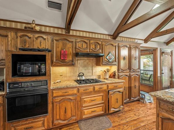 2704  Colonial Circle , McKinney Texas 75072