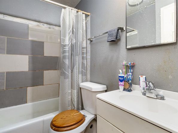 3462  Pebbleshores Drive , Dallas Texas 75241
