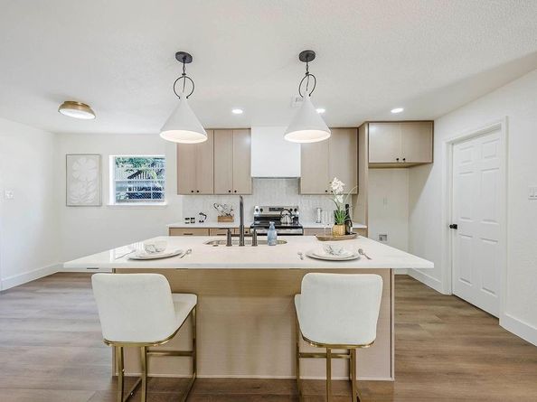 1202  Ryan Avenue , Carrollton Texas 75006