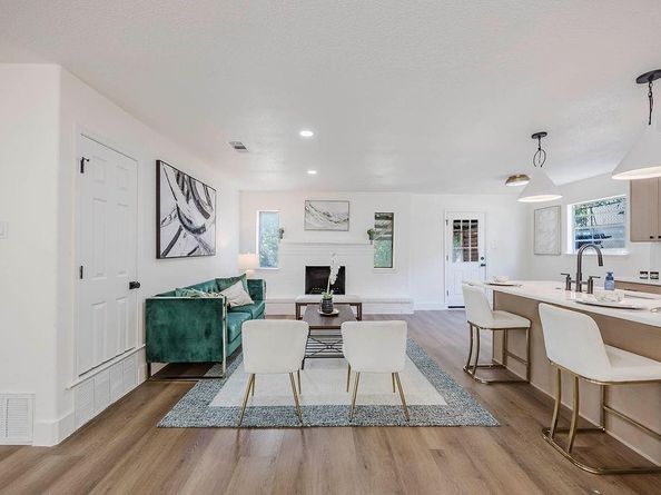 1202  Ryan Avenue , Carrollton Texas 75006