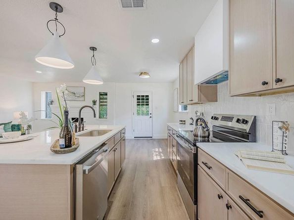 1202  Ryan Avenue , Carrollton Texas 75006