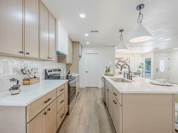 1202  Ryan Avenue , Carrollton Texas 75006