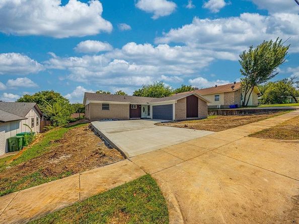 1202  Ryan Avenue , Carrollton Texas 75006