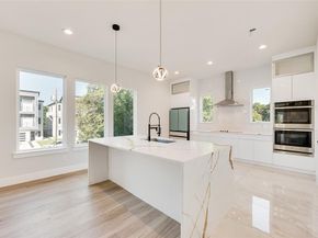 1121  Muncie Avenue , Dallas Texas 75212