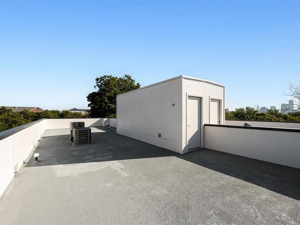 1121  Muncie Avenue , Dallas Texas 75212