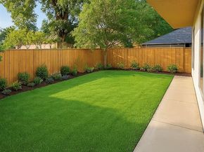 1121  Muncie Avenue , Dallas Texas 75212