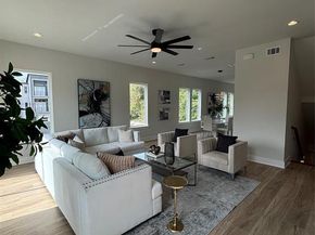 1121  Muncie Avenue , Dallas Texas 75212