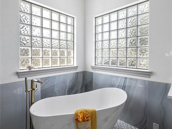 401  Wyndemere Boulevard , Heath Texas 75032