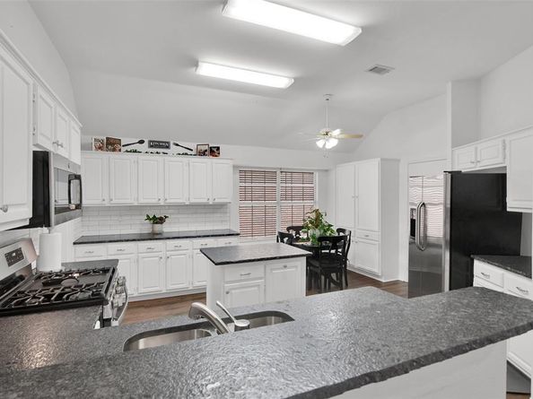 1733  Sheffield Drive , Garland Texas 75040