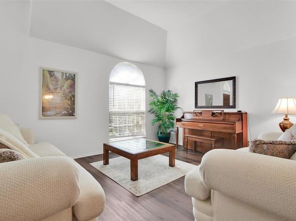 1733  Sheffield Drive , Garland Texas 75040