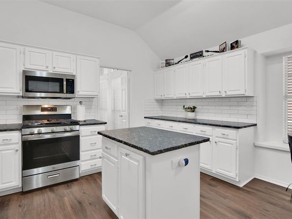 1733  Sheffield Drive , Garland Texas 75040