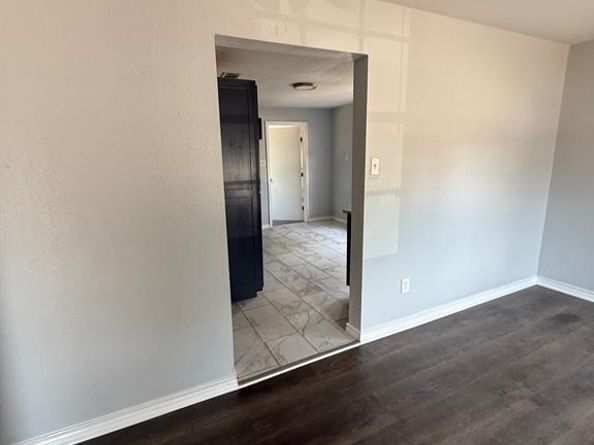 2115  Roanoke Avenue , Dallas Texas 75235