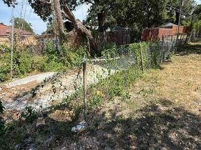 2115  Roanoke Avenue , Dallas Texas 75235