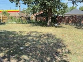 2115  Roanoke Avenue , Dallas Texas 75235