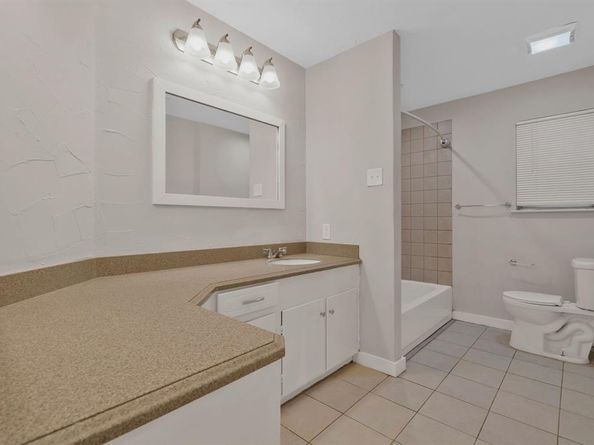 1204  Elby Street , Irving Texas 75061
