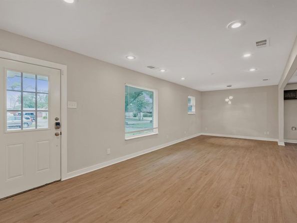 1204  Elby Street , Irving Texas 75061