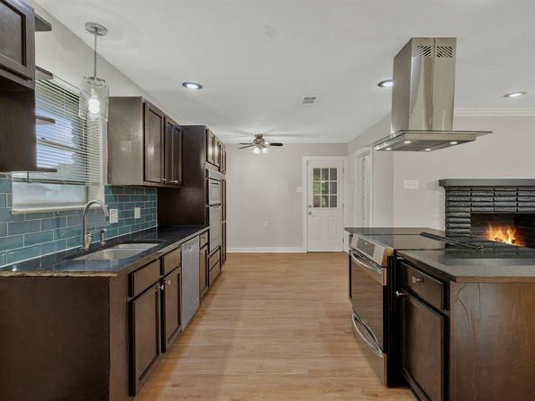 1204  Elby Street , Irving Texas 75061