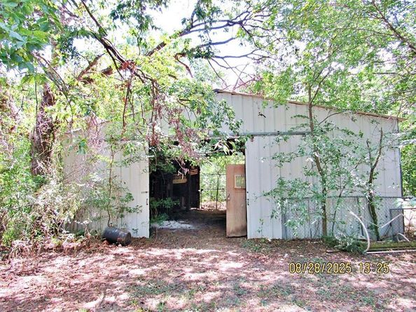 424 E Lawson Road , Dallas Texas 75253