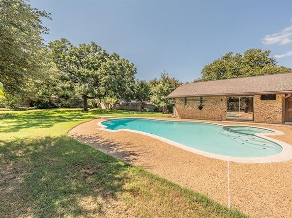 3316  Sheffield Drive , Arlington Texas 76013