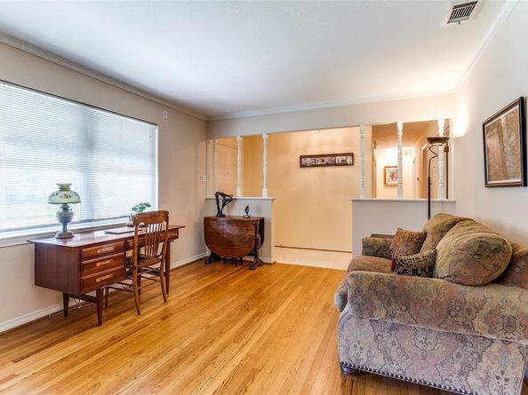 8493  Swift Avenue , Dallas Texas 75228