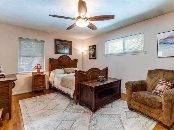 8493  Swift Avenue , Dallas Texas 75228