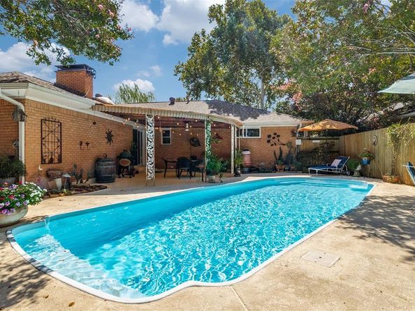 8493  Swift Avenue , Dallas Texas 75228