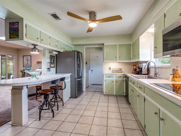 8493  Swift Avenue , Dallas Texas 75228
