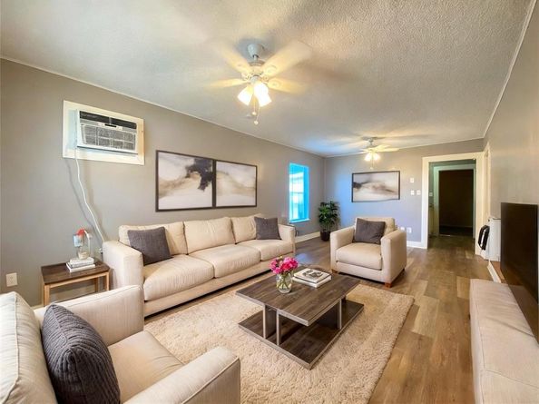 824  Karnes Street , Fort Worth Texas 76111