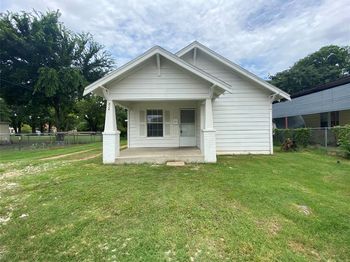 824  Karnes Street 
