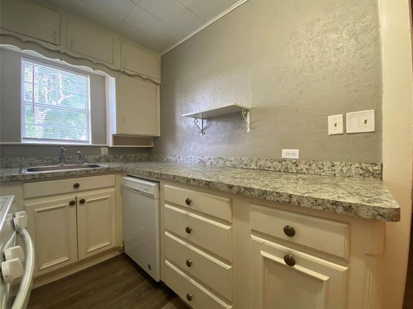 824  Karnes Street , Fort Worth Texas 76111