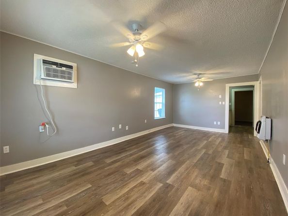 824  Karnes Street , Fort Worth Texas 76111