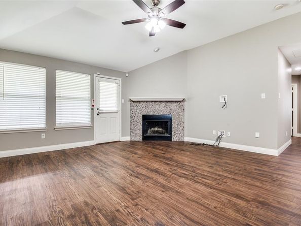 3268  Yeltes  , Grand Prairie Texas 75054