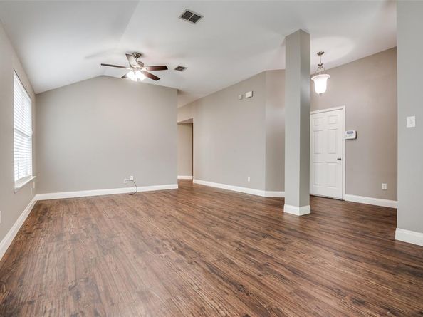 3268  Yeltes  , Grand Prairie Texas 75054