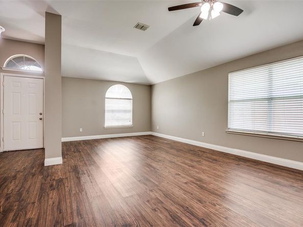 3268  Yeltes  , Grand Prairie Texas 75054