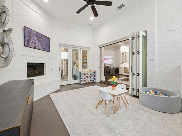 4611 W Amherst Avenue , Dallas Texas 75209