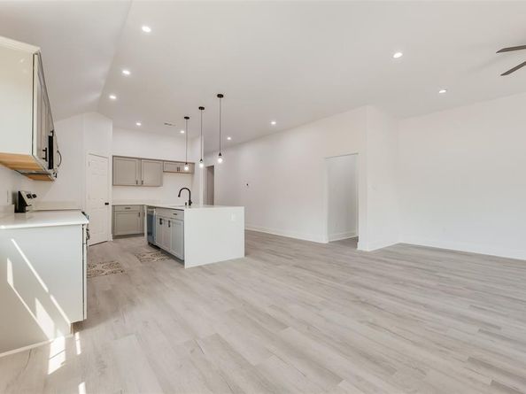 6031  Plum Dale Road , Dallas Texas 75241