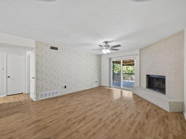 2203  Newbury Drive , Arlington Texas 76014