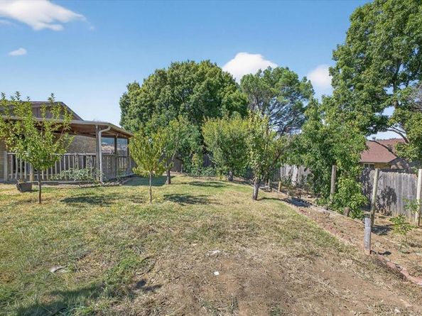 2203  Newbury Drive , Arlington Texas 76014