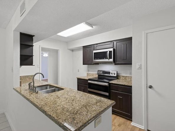 2203  Newbury Drive , Arlington Texas 76014