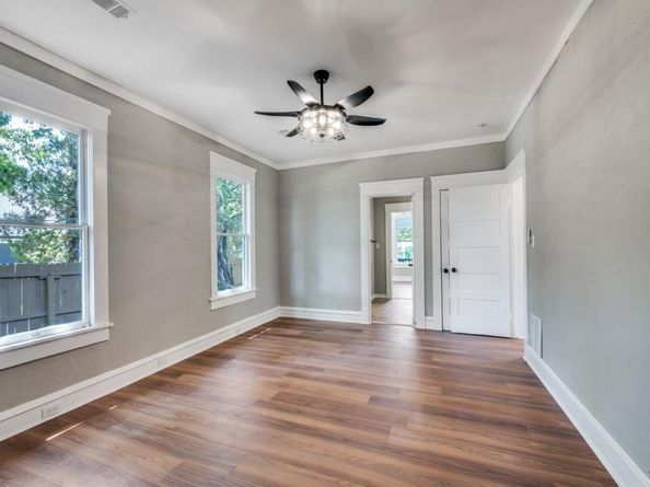 1425 S Lake Street , Fort Worth Texas 76104