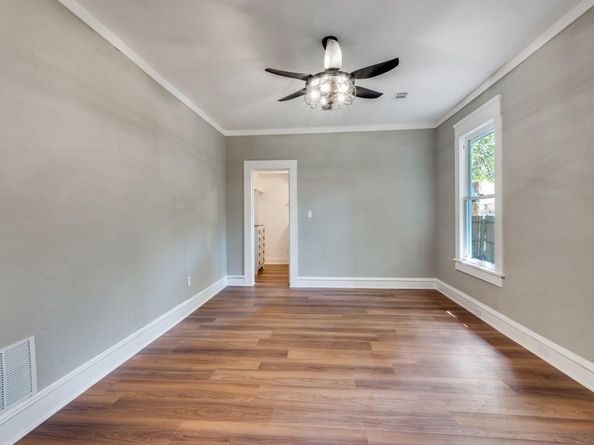 1425 S Lake Street , Fort Worth Texas 76104