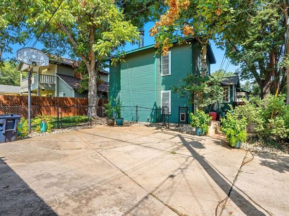 3817  Clarke Avenue , Fort Worth Texas 76107